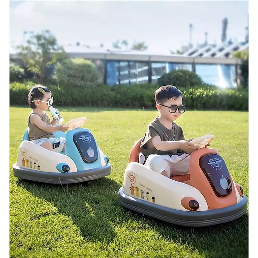 Xe Xoay Táo 360 độ mẫu mới 2023 có kèm điều khiển và sạc điện - Kho Sỉ Hòa Đỗ