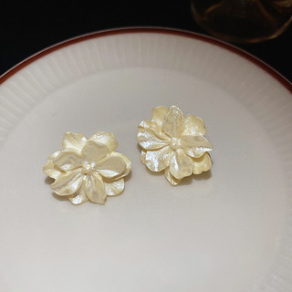Bông Tai Hoa Trắng & Hoa Trà Phong Cách Cổ Điển Cho Nữ