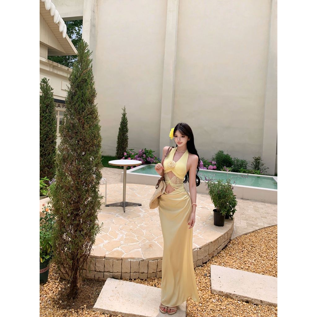 Đầm maxi nữ màu vàng đi biển thiết kế cổ yếm hai dây tôn dáng