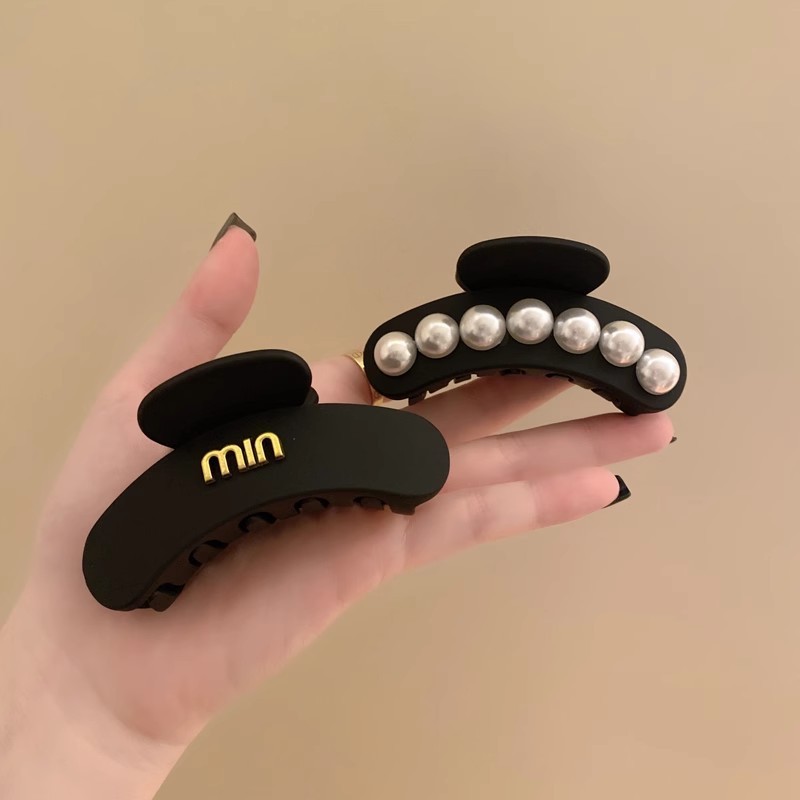 Kẹp Cá Mập Acrylic Mờ Ngọc Trai Màu Đen Hợp Thời Trang