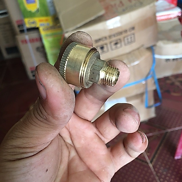 Nút mỡ bò / Vú mỡ bò bằng ĐỒNG CHẤT LƯỢNG dùng cho đầu máy rửa xe , xịt thuốc