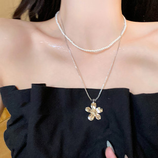 Vòng cổ mặt dây chuyền hình trái tim và hoa màu bạc đơn giản Thiết kế tinh tế và độc đáo Dây chuyền áo len thời trang và đa năng cho mùa thu đông