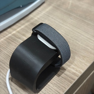 Đế Sạc Đồng Hồ Thông Minh Fitbit Air Tối Giản Hiện Đại