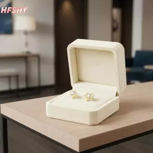 HFSHY 1 Đôi Bông Tai Hình Tình Yêu Lạ Mắt Lát Đá CZ Sáng Bóng Bạc / Vàng Thời Trang Hàng Ngày Đa Năng Trang Sức Tai Nữ VN