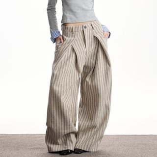 Quần nam phong cách Nhật Bản với thiết kế sọc tweed, lấy cảm hứng từ bông tai.