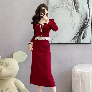 Tết đỏ Váy đầm Chiếc đầm ôm dáng cỡ lớn với dây đeo mảnh này rất phù hợp cho các bữa tiệc, sinh nhật và mọi dịp trang trọng. dài có tay thiết kế tiệc sang chảnh đầm xinh babydoll công sở cao cấp tiể