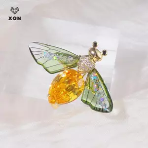 Trâm cài ong hoạt hình đa năng dành cho nữ Thời trang bé gái Chân dễ thương tinh tế Tính khí Sáng bóng Phụ kiện quần áo Quà tặng [Mina]