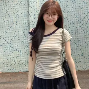 Mùa hè 2026 Áo thun ngắn tay sọc cổ điển Hàn Quốc có dây buộc quây lười biếng Slim-Fit Slim-Fit Slimmer Look