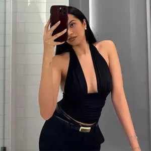 Đường phố Mỹ Phong cách Châu Âu Mỹ Thời trang Hot Girl Deep V Dây yếm Nữ Pure Desire Thời trang Niche Top Deep V May Gợi cảm Jazz Nhảy múa ngắn Top Hợp thời trang Cami