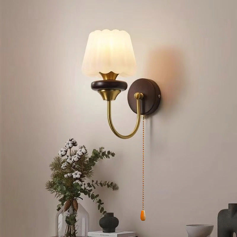 Đèn tường gỗ nguyên khối phong cách thời trung cổ có công tắc dây kéo; Đèn treo hoa sắt hậu hiện đại; Phòng khách, Hành lang, Phòng ngủ Đèn chiếu sáng trang trí đầu giường