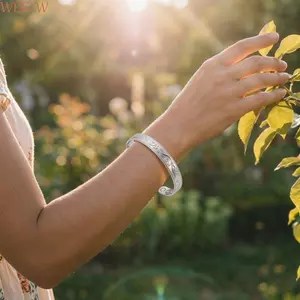 Vòng tay đồng cổ WEETW, Vòng đeo tay năng lượng từ tính có thể thay đổi kích thước, Thời trang phong cách Viking cổ điển Hoa văn cây phong cách cổ điển Vòng tay du lịch