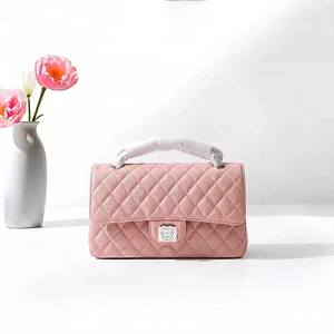 Túi Xách Nữ Đeo Chéo Trần Trám Classic Khóa Xoay Da Caviar Cao Cấp Đi Chơi Dự Tiệc Sang Trọng Size 22cm 23cm 25cm