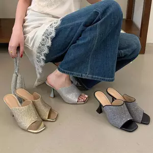 TT Mùa Hè 2026 Phong Cách Mới Châu Âu Mỹ Thời Trang Tất Cả Trận Đấu Dép Vàng Mũi Mở Giày Nữ