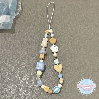 Dây đeo điện thoại dạng chuỗi nhiều màu sắc với thiết kế hình ngôi sao và trái tim, nhỏ gọn và đa năng