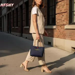 HFSHY Họa Tiết Chữ Dễ Thương Túi Xách Nữ Túi Tote Nhỏ Dành Cho Du Lịch Và Sử Dụng Hàng Ngày Đô Thị Tối Giản Nylon Mềm Dây Kéo Đóng Cửa Di Động VN