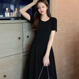 Mùa hè 2026 Plus size Hơi béo eo hẹp Váy thường ngày che phủ da thịt Tính khí giảm tuổi phù hợp với tất cả các trận đấu dài béo mm Váy đi lại hàng ngày dành cho nữ