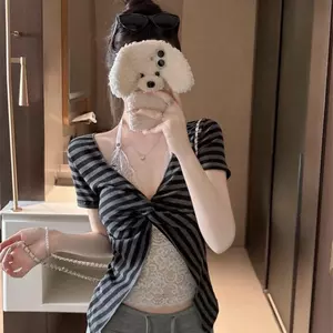 Phong cách Hàn Quốc Sọc Xoắn Giả Hai Mảnh Nữ Pure Desire Ren Khâu Cổ Chữ V Slim-Fit Slim-Fit Slimmer Look Hot Girl Áo thun ngắn tay Top