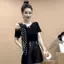 2026 Thiết kế lập kế hoạch phong cách Pháp Cảm giác ba chiều Trang trí xiên Vai Streamer Áo thun ngắn tay dành cho nữ Mùa hè Phong cách mới Thời trang Slimer Nhìn thời trang Phù hợp với mọi trận đấu