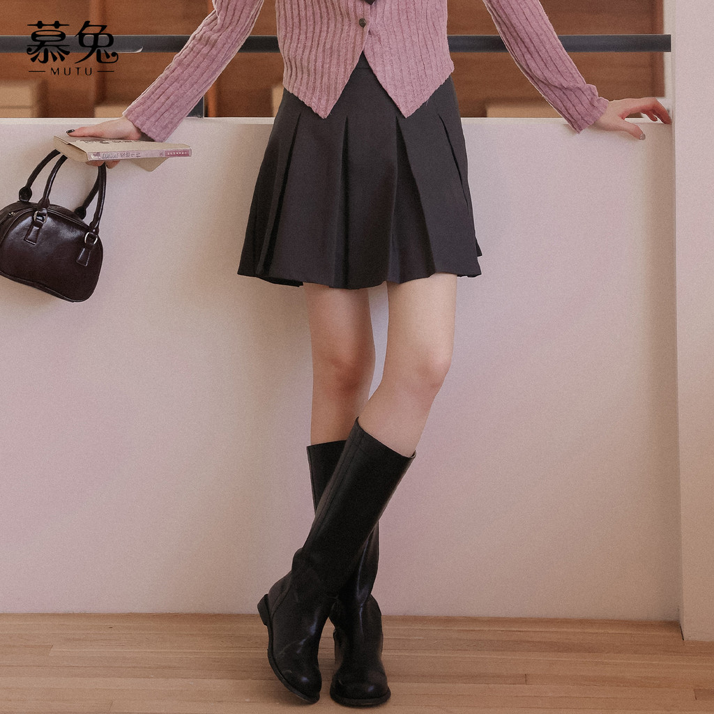 Mutu Preppy Váy Xếp Ly Phong Cách Mới cho Mùa Xuân 2026, Màu Đen Cao Cấp, Kiểu Chữ A Ôm Body