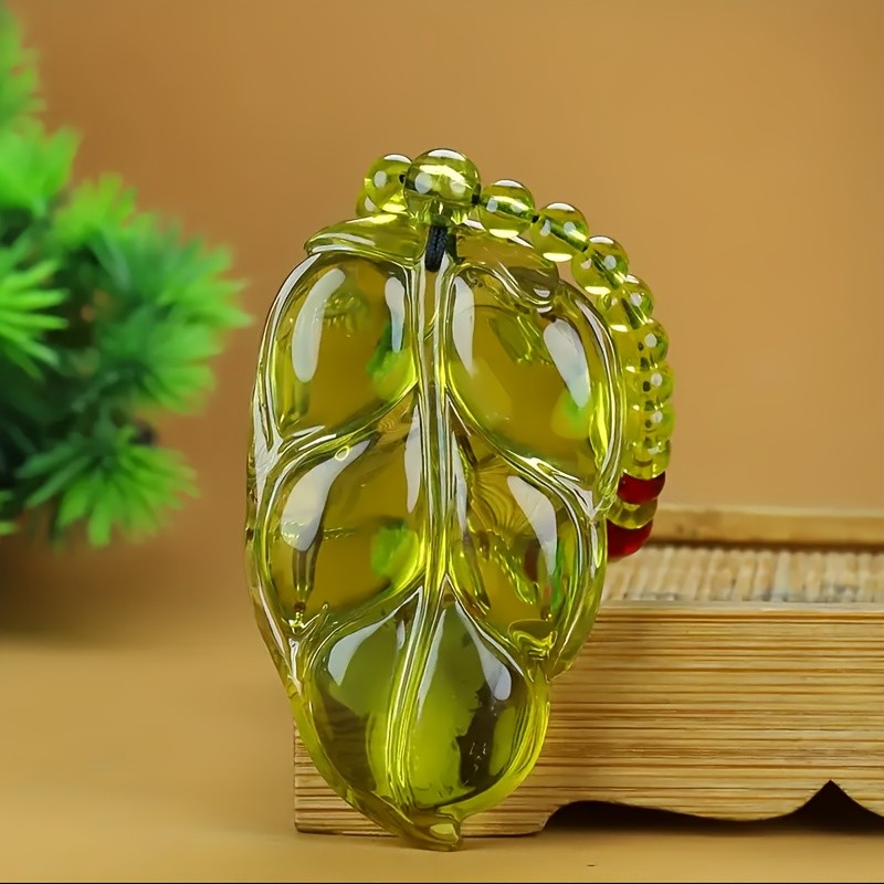 Dây chuyền mặt hình lá từ sáp mật ong và hổ phách - Quà tặng độc đáo
