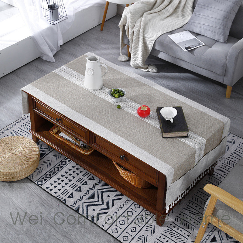 Bàn cà phê hiện đại kết hợp với khăn trải bàn đơn giản bằng vải cotton và vải phủ chống bụi