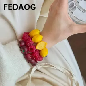 FEDAOG Vòng tay đính cườm trái cây mô phỏng, Vòng tay quyến rũ mịn màng bóng loáng dành cho nữ, Vòng tay chanh vui nhộn trẻ trung Quà tặng trang sức cổ tay đính cườm đầy màu sắc cho bé gái