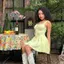 Mùa hè Châu Âu Mỹ Hot Girl Váy ren vàng Dây đeo vai rộng Chữ A hẹp Slim-fit Slimer Look Niche Gợi cảm
