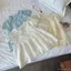 CÓ BIGSIZE Áo kiểu babydoll cổ bèo cúc cài hoạ tiết hoa nổi M65566066-- Usmark - Hieuvy Botique