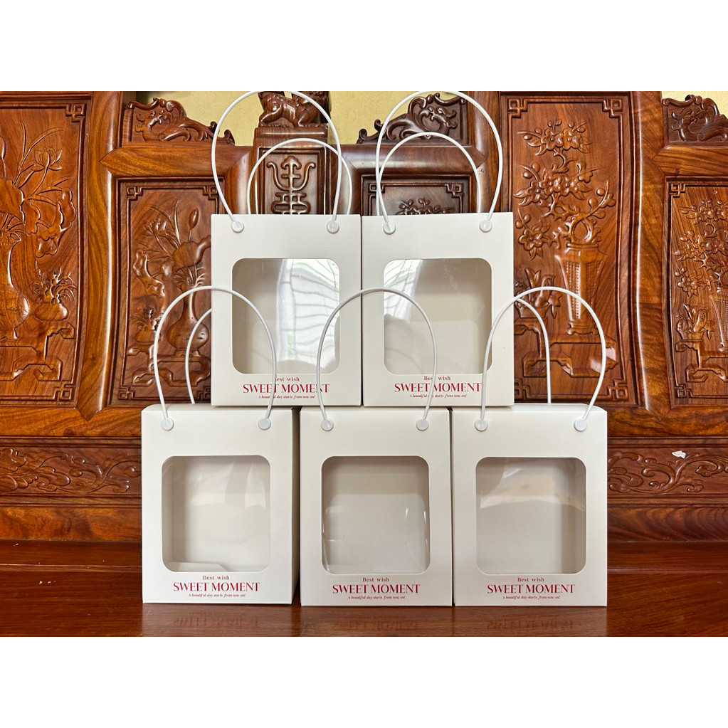 Túi Giấy ( 18x14x8cm) Màu Trắng Mặt Kính Mica Quai Nhựa Đựng Quà Tặng, Gấu, Hoa Thiết Kế Xinh Xắn