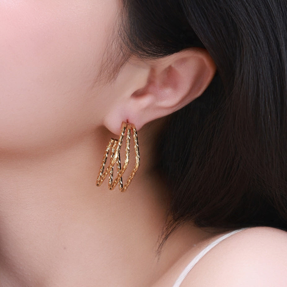Hoa Tai nữ mạ vàng cao cấp, thiết kế dáng mảnh cá tính - DOJI