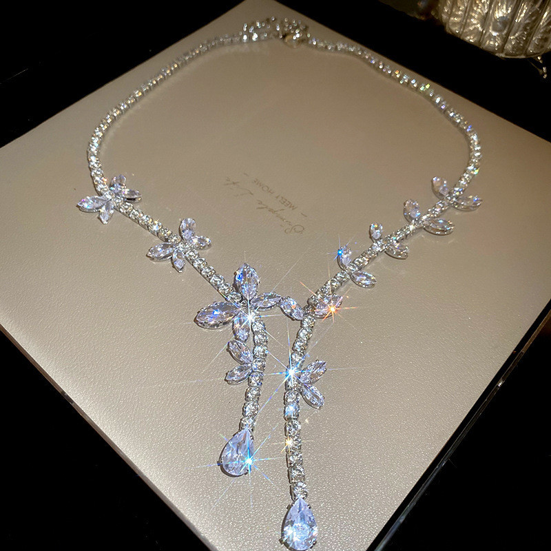 Trang sức cao cấp zircon với họa tiết cánh bướm tua rua - Bộ khuyên tai và dây chuyền sang trọng
