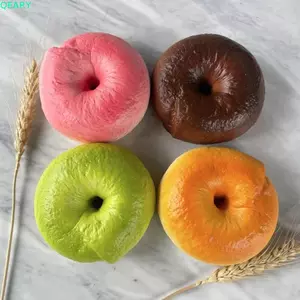 QEARY Squishy Đồ chơi căng thẳng Bagel giả, Bánh mì Bagel sáng tạo siêu mềm Đồ chơi Squishy, Tay thủ công mới lạ Thư giãn vui nhộn Đồ chơi bóp phục hồi chậm Trang trí nhà cửa