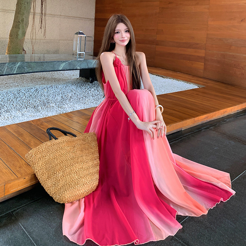 Đầm maxi hai dây nhuộm loang màu hoàng hôn cuốn hút