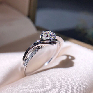 Sáng Tạo Xoắn Cánh Tay Trái Tim Mũi Tên Zircon Nhẫn Nữ Đèn Flash Cao Mô Phỏng Kim Cương Ánh Sáng Sang Trọng Đính Hôn Cầu Hôn Nữ Nhẫn Kỷ Niệm
