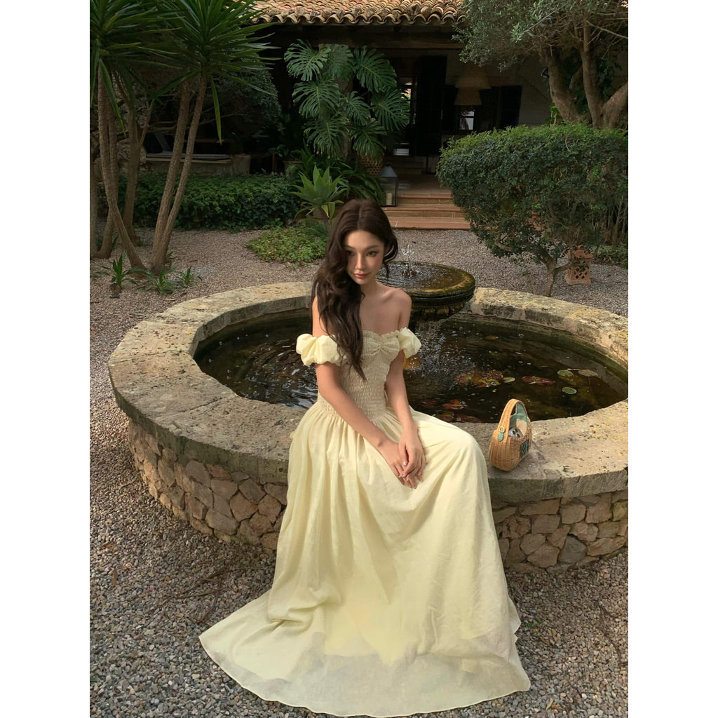 Đầm trễ vai hở lưng thiết kế Cinderella công chúa