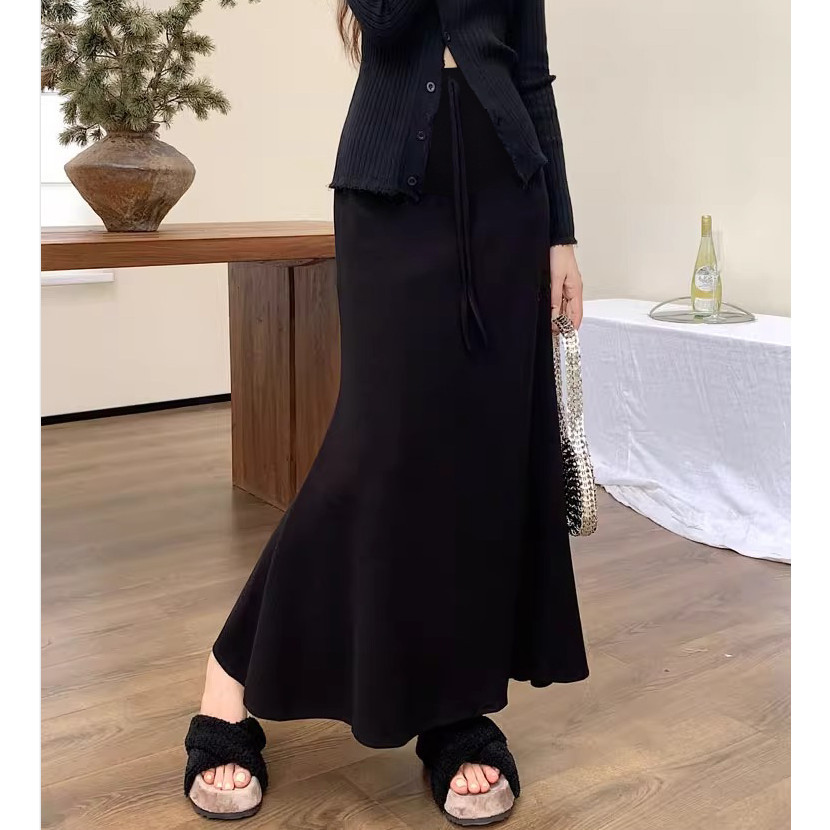 Váy bà bầu thu đông với dây rút nâng bụng và thiết kế đuôi cá thời trang
