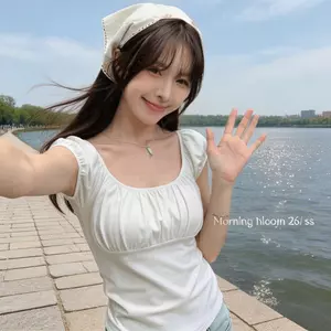 Áo thun ngắn tay cổ vuông phong cách Pháp mùa hè Thiết kế thích hợp độc đáo Nhẹ nhàng Slim-fit thon gọn hơn trông bé gái phù hợp cho nữ
