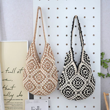 Women's Woven Straw Shoulder Bag