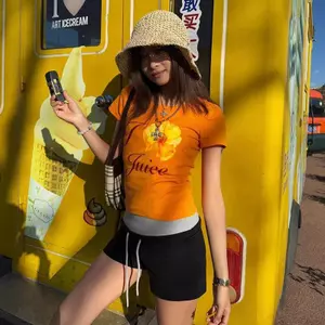 2025 Mới Cam Slim Fit Áo Thun Nữ Mùa Hè Dopamine Trang Phục In Hoa Cô Gái Cay Tròn Ne Ngắn Top VN