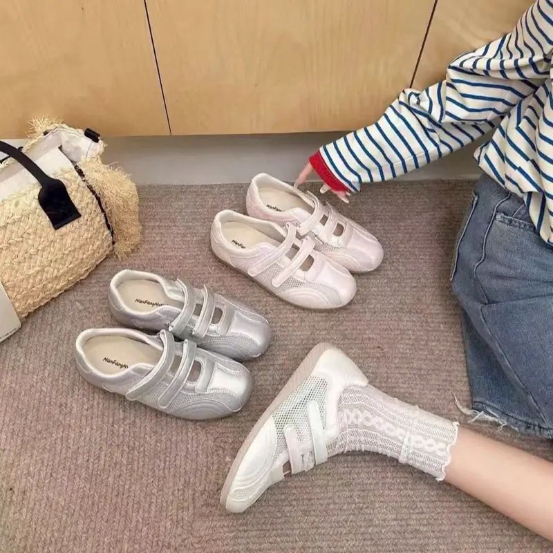 Giày thể thao nữ Mary Jane quai dán mũi tròn phối lưới thoáng khí siêu nhẹ V10 HOVAX | BigBuy360 - bigbuy360.vn