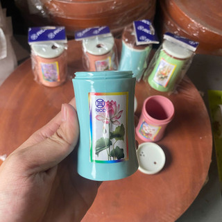 Hũ tăm eo RICO hoa tiết nổi bật – nắp đậy vệ sinh, giao màu ngẫu nhiên
