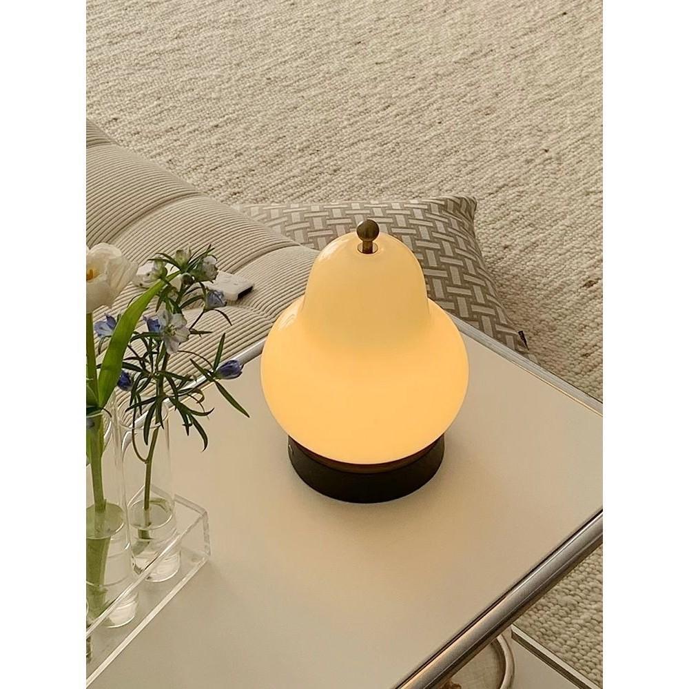 【COD】Đèn Để Bàn Vibe Vintage Hình Quả Lê  | Đèn Ngủ Cảm Ứng, Sạc Dự Phòng LED - Đèn Trang Trí Phòng Ngủ, Đầu Giường &