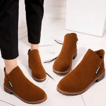 bốt nữ cổ thấp giày bốt nữ Thu Đông Phong Cách Mới Phiên Bản Hàn Quốc Giày Bốt Martin Nữ Dây Kéo Bên Giày Bốt Ngắn Nữ Gót Thấp Ống Thấp Sinh Viên Giày Bốt Nữ 41.42 Kích Cỡ Hàng Có Sẵn