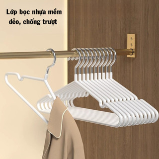 Móc treo quần áo chất liệu kim loại dày dặn không gỉ, thiết kế chống trượt siêu bền, chịu lực tốt