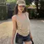 Mùa hè 2026 Áo Vest cổ tròn trắng Hot Girl cổ chữ V lưng đẹp Thiết kế thích hợp Slim-fit thon gọn hơn có thể mặc bên trong bên ngoài Áo ngắn tay dành cho nữ
