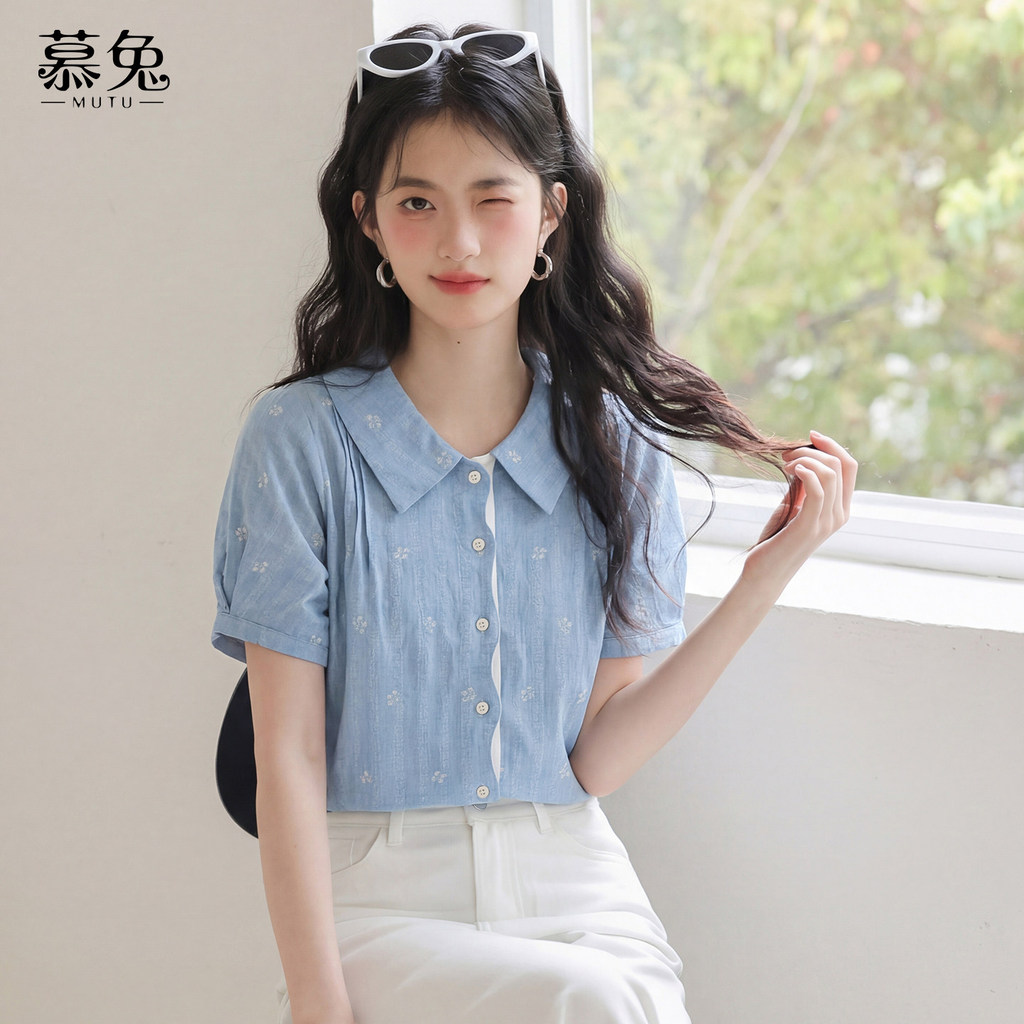 Mutu Pháp Xanh Thêu Ve Áo Sơ Mi Tay Ngắn Nữ Mùa Hè 2026 Phong Cách Mới Thiết Kế Niche Loose Top