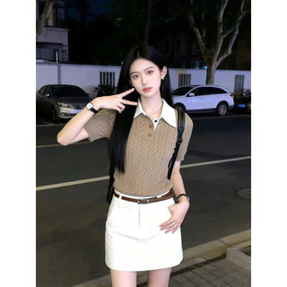 Bộ Áo kiểu cổ điển mùa xuân, cổ POLO, dệt kim, tay ngắn ôm dáng và chân váy ngắn cho Nữ mùa Hè