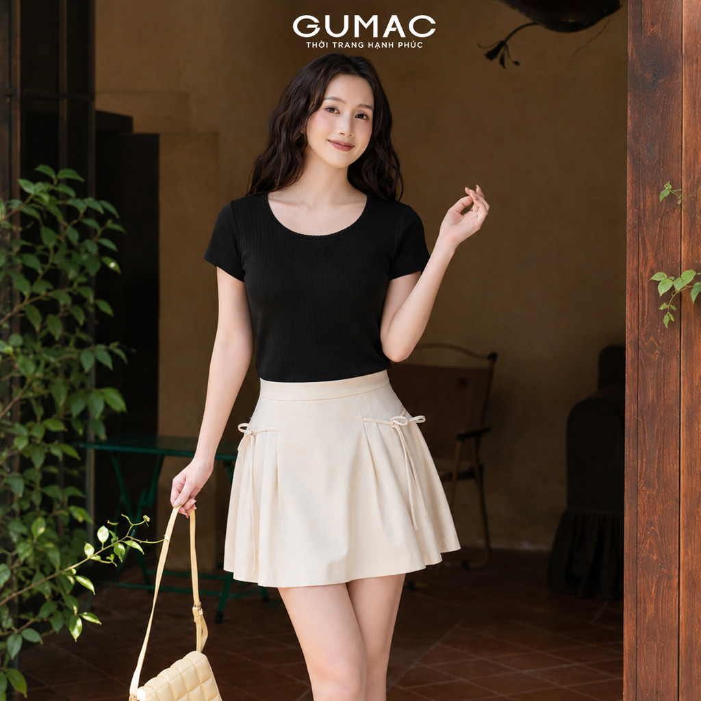 Áo Thun Nữ Cổ Tròn GUMAC Form Slim Tay Ngắn Phối Ren Cổ Cách Điệu ATF10048
