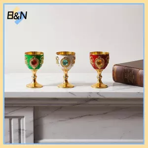 Cốc hợp kim dập nổi B & N Retro Men Phong cách Châu Âu Cốc rượu Mini dành cho quán cà phê Trang trí máy tính để bàn.