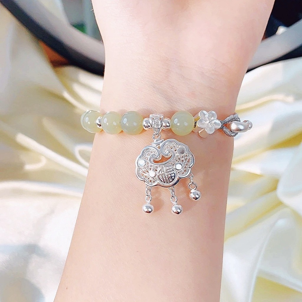 Vòng tay ngọc bích Hetian tinh tế và thời trang dành cho nữ